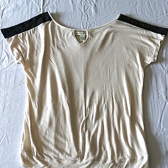 French Laundry Embellish Shoulder Ivory Top - Picture 4 of 6